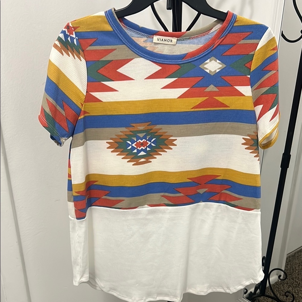 Viamor Women's Multicolor Aztec Print Blouse NWOT